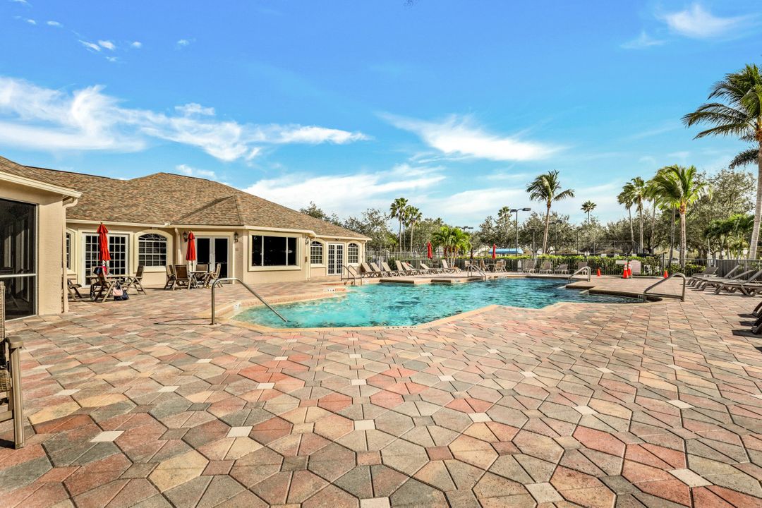 8388 Ibis Cove Cir, Naples, FL 34119