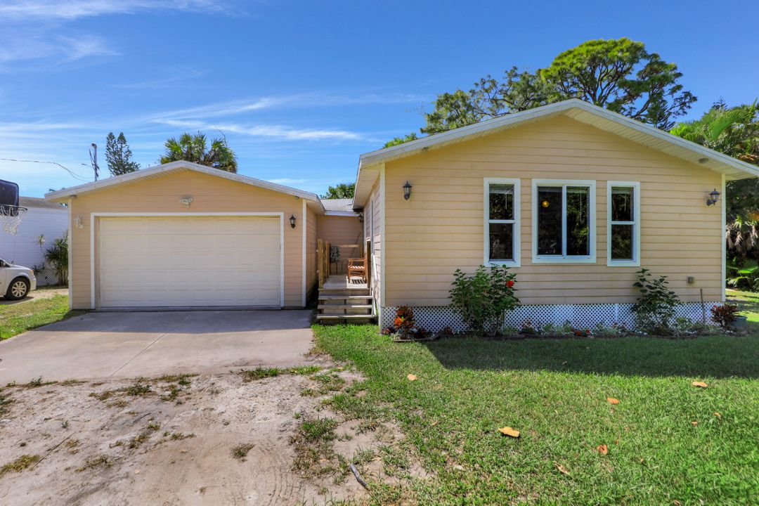 12721 Water Ln, Fort Myers, FL 33908