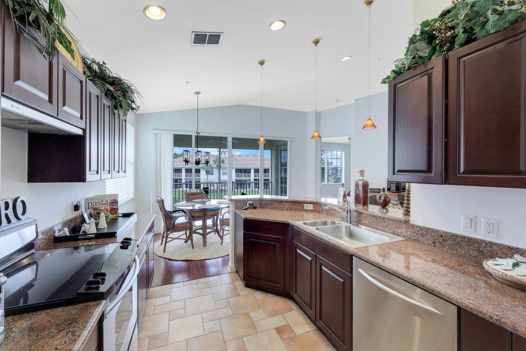 3065 Driftwood Way #4202, Naples, FL 34109