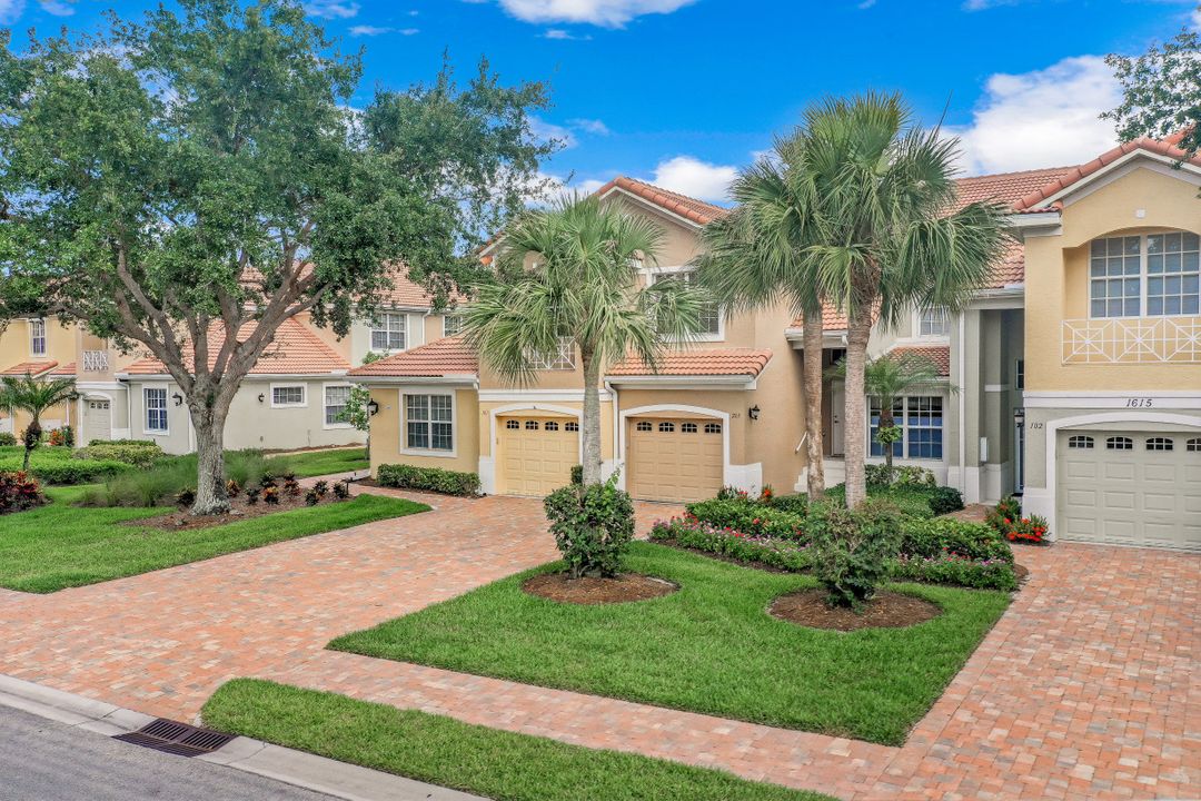 1615 Winding Oaks Way #101, Naples, FL 34109