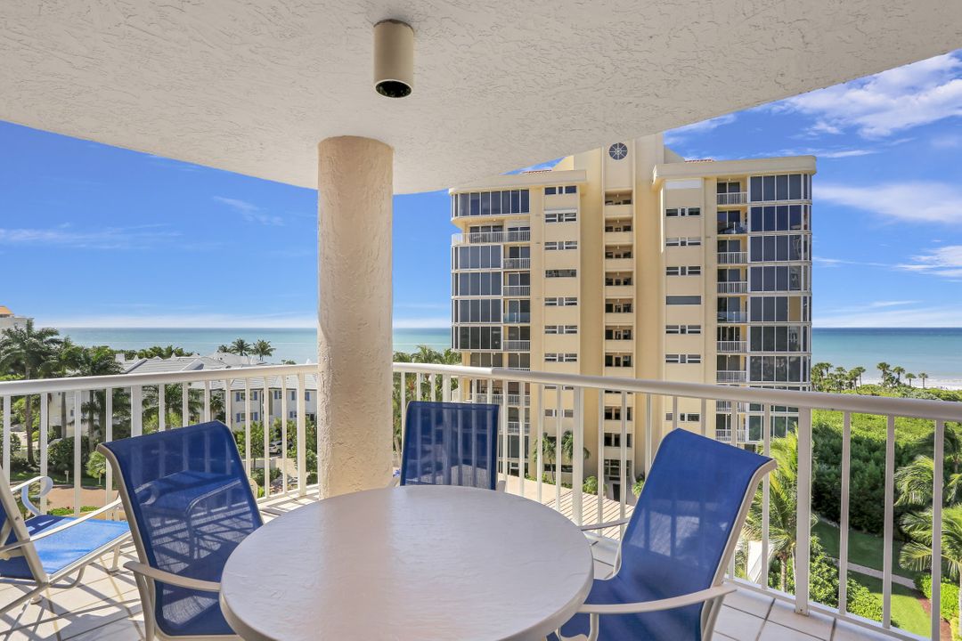 40 Seagate Dr #501, Naples, FL 34103