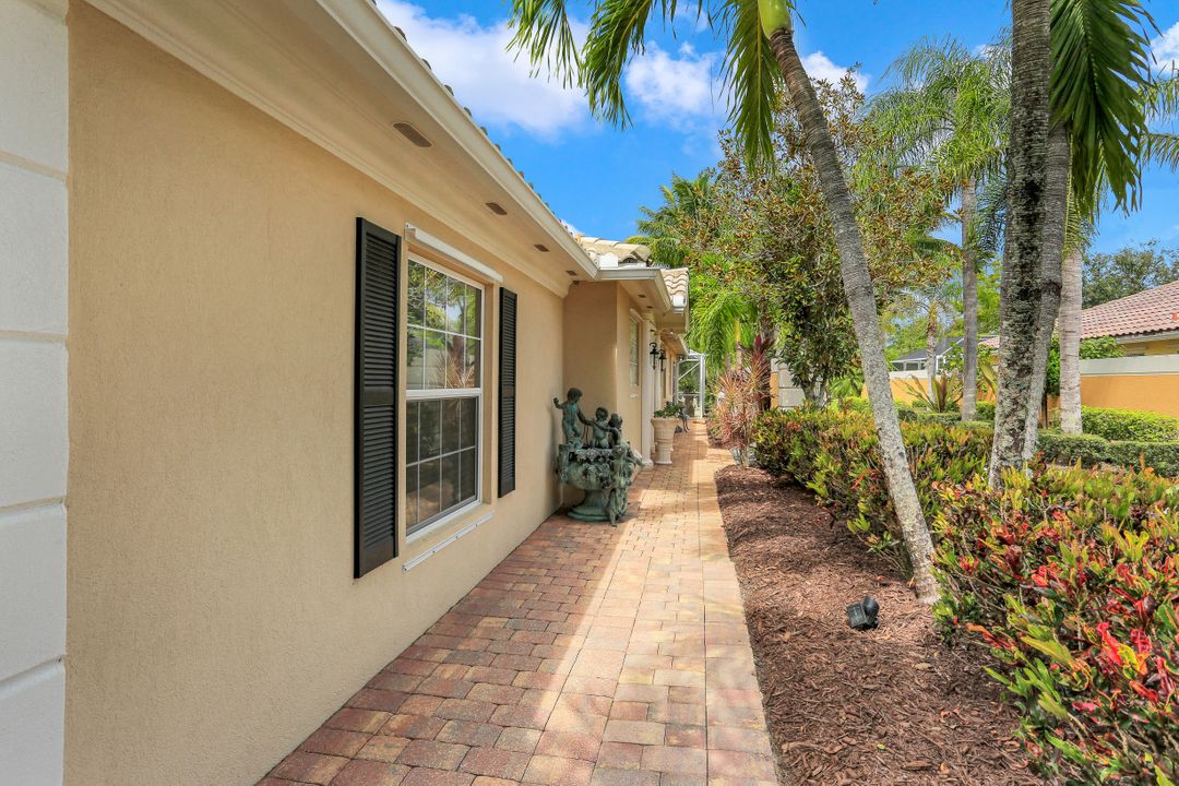 15394 Queen Angel Way, Bonita Springs, FL 34135