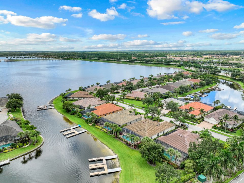 8733 Hideaway Harbor Ct, Naples, FL 34120