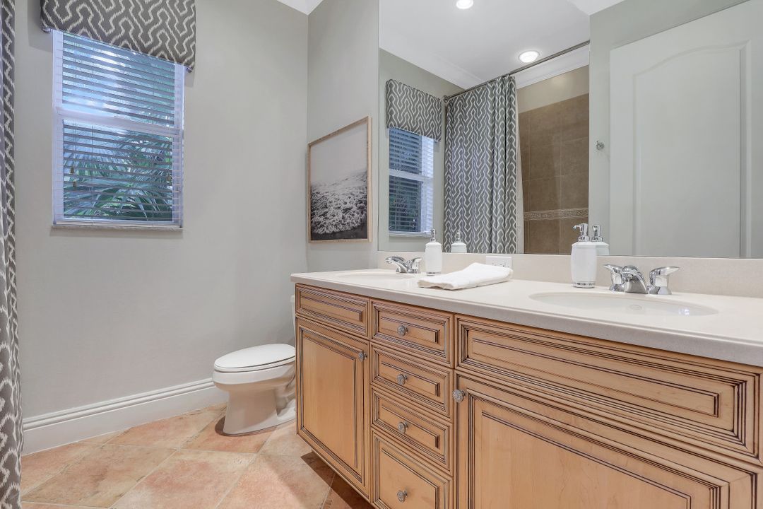 28650 Via D Arezzo Dr, Bonita Springs, FL 34135