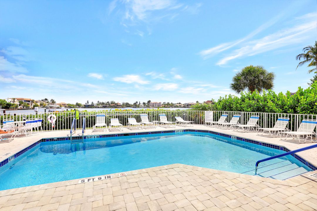 9700 Gulf Shore Dr #202, Naples, FL 34108