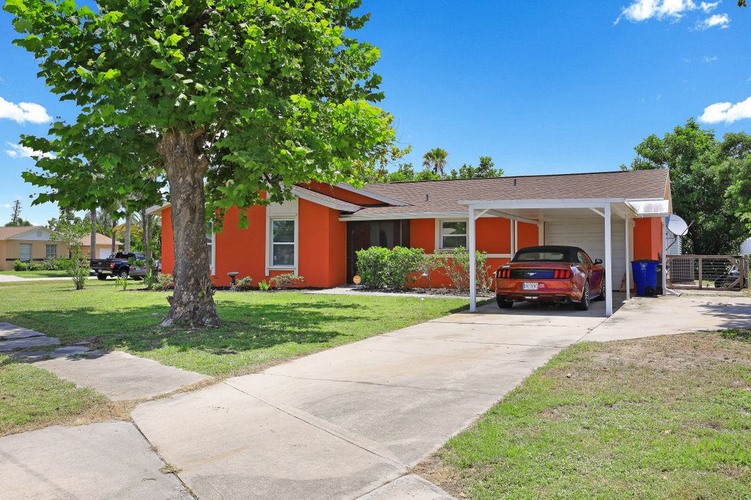 977 Hearty St, North Fort Myers, FL 33903