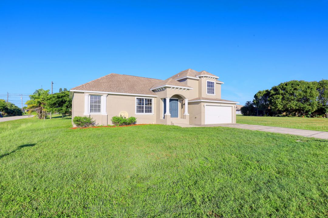 138 SE 4th Pl, Cape Coral, FL 33990