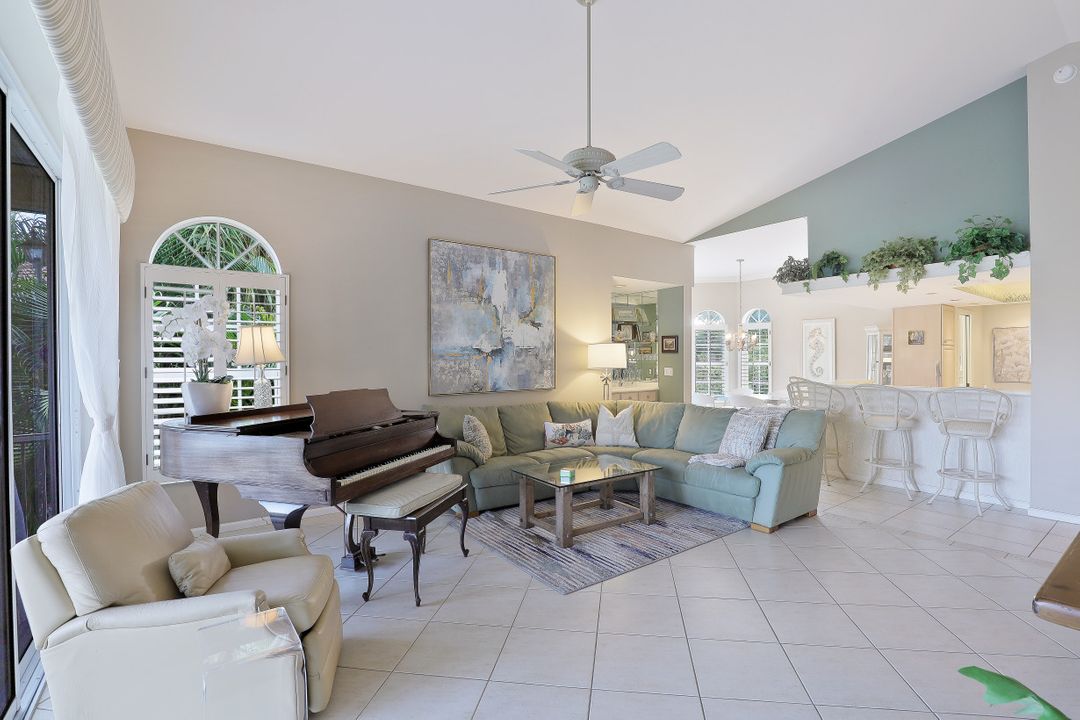 8459 Abbington Cir #9-922, Naples, FL 34108