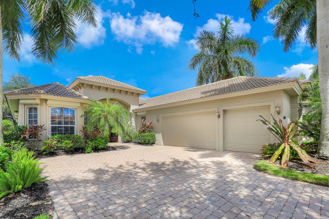 18040 Montelago Ct, Miromar Lakes, FL 33913