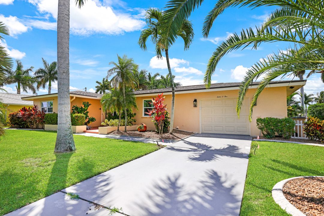 1205 SE 43rd Terrace, Cape Coral, FL 33904