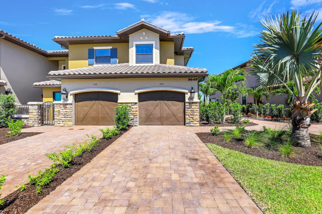 9649 Montelanico Loop #204, Naples, FL 34119