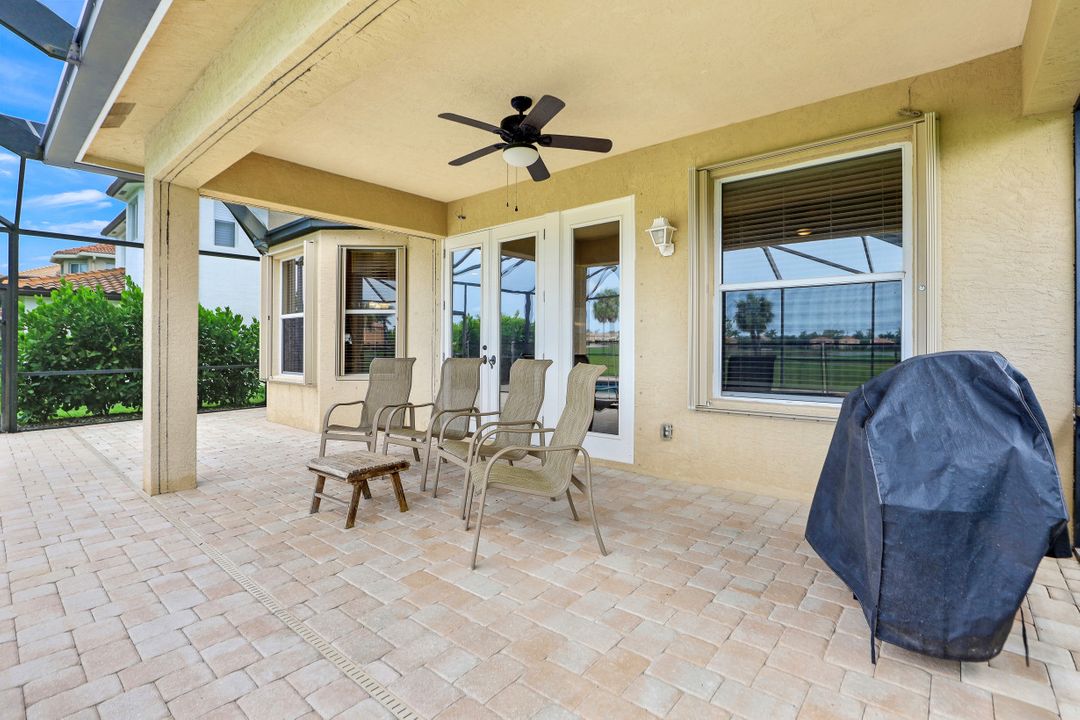 1662 Birdie Dr, Naples, FL 34120