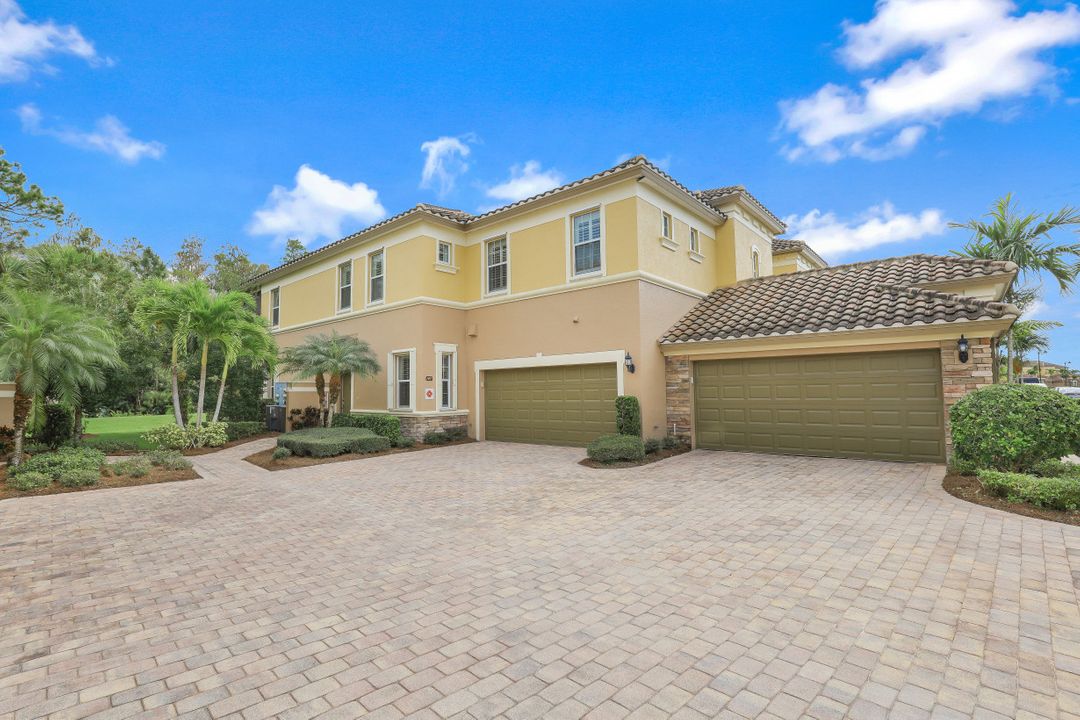 9532 Ironstone Terrace, Naples, FL 34120