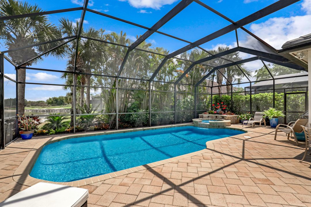 9150 Quartz Ln, Naples, FL 34120