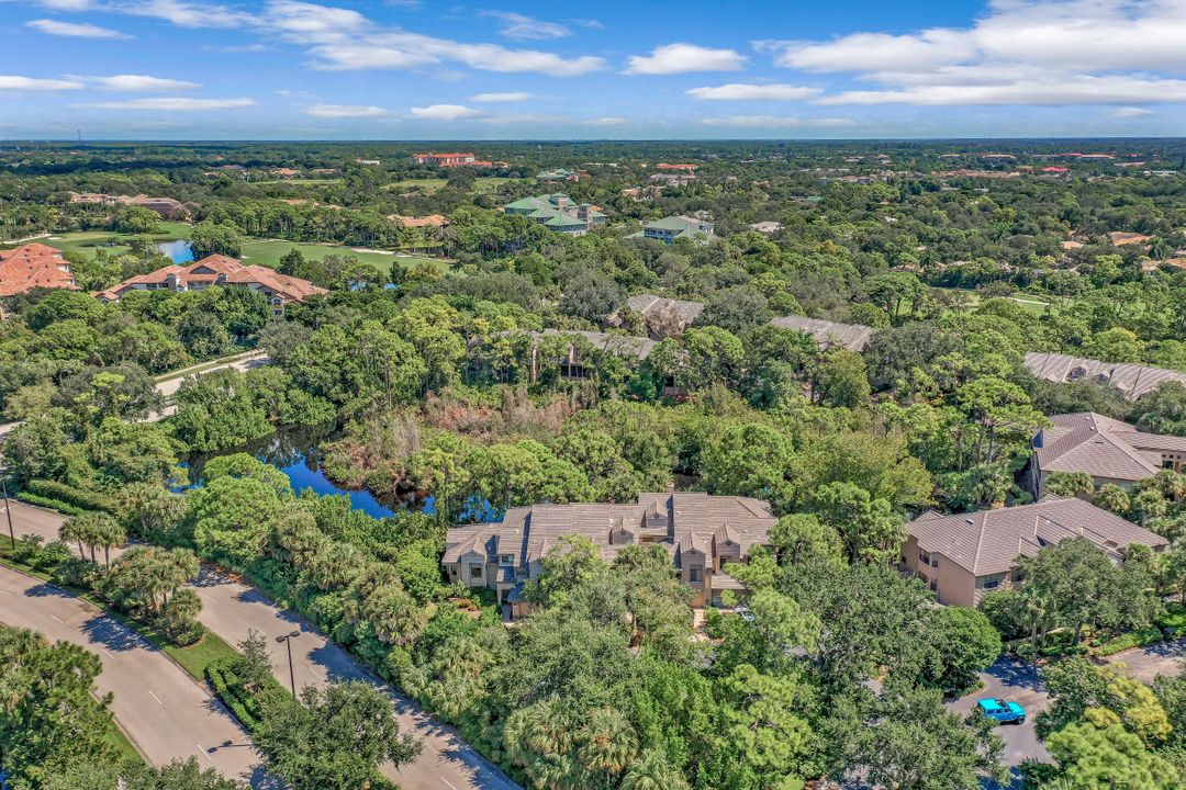 27006 Oakwood Lake Dr, Bonita Springs, FL 34134