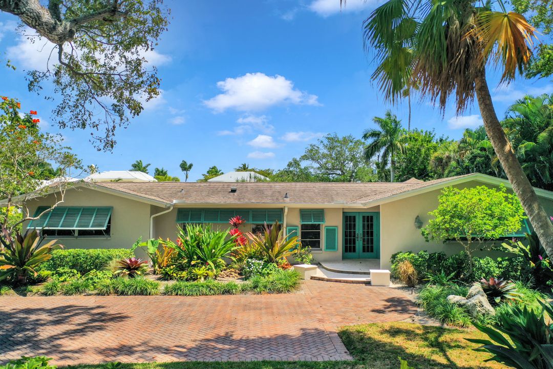 1705 Gordon Dr, Naples, FL 34102