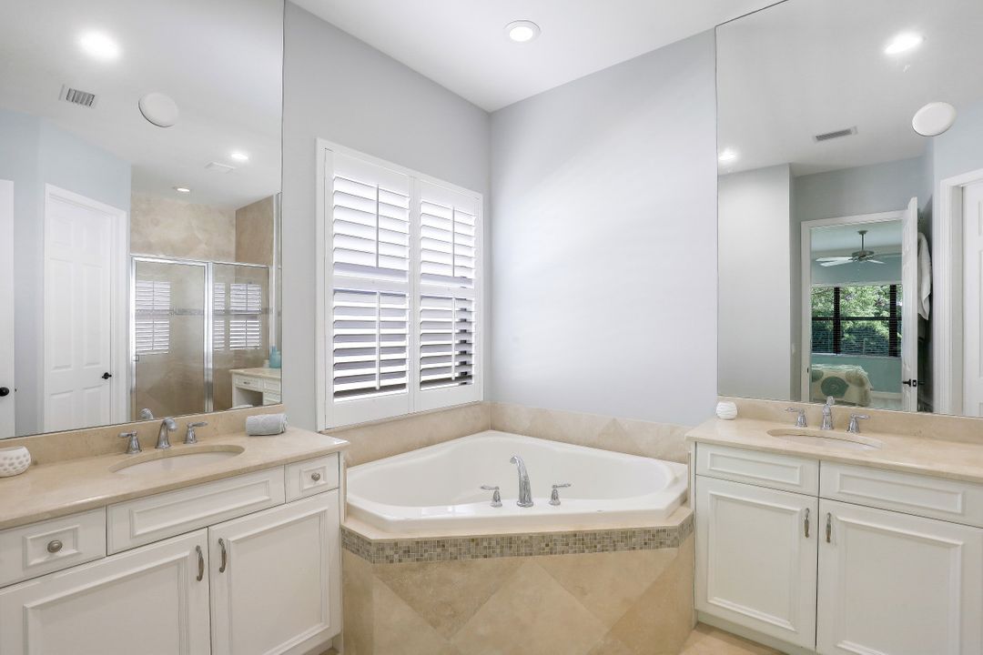 3195 Pacific Dr, Naples, FL 34119