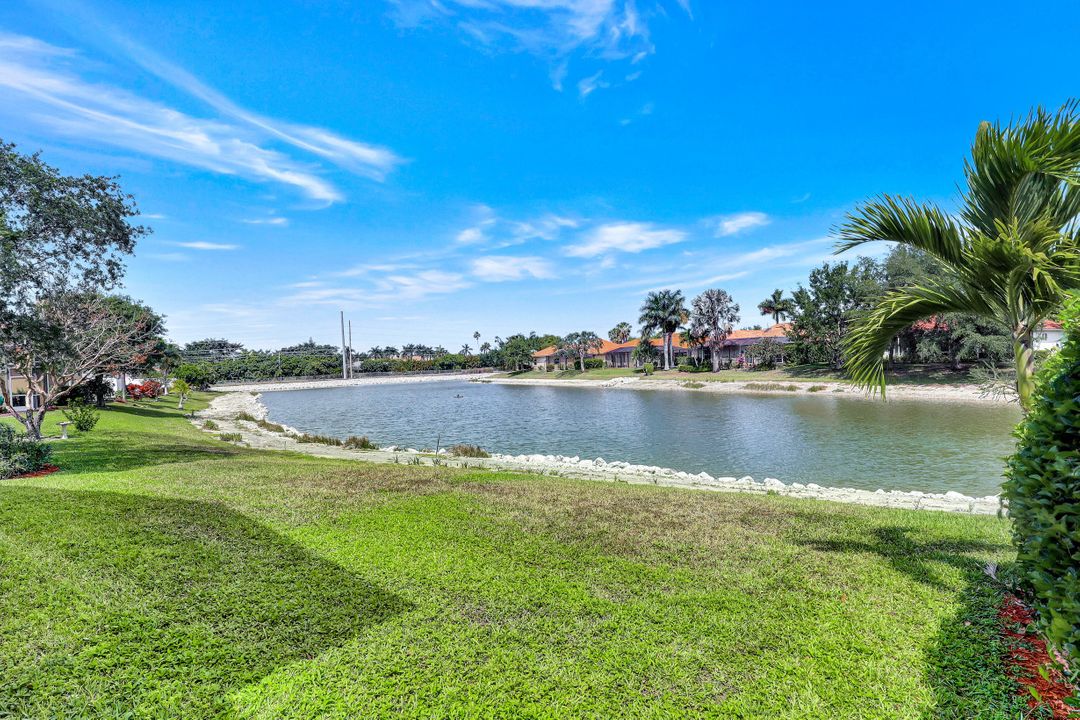 1055 Jardin Dr, Naples, FL 34104