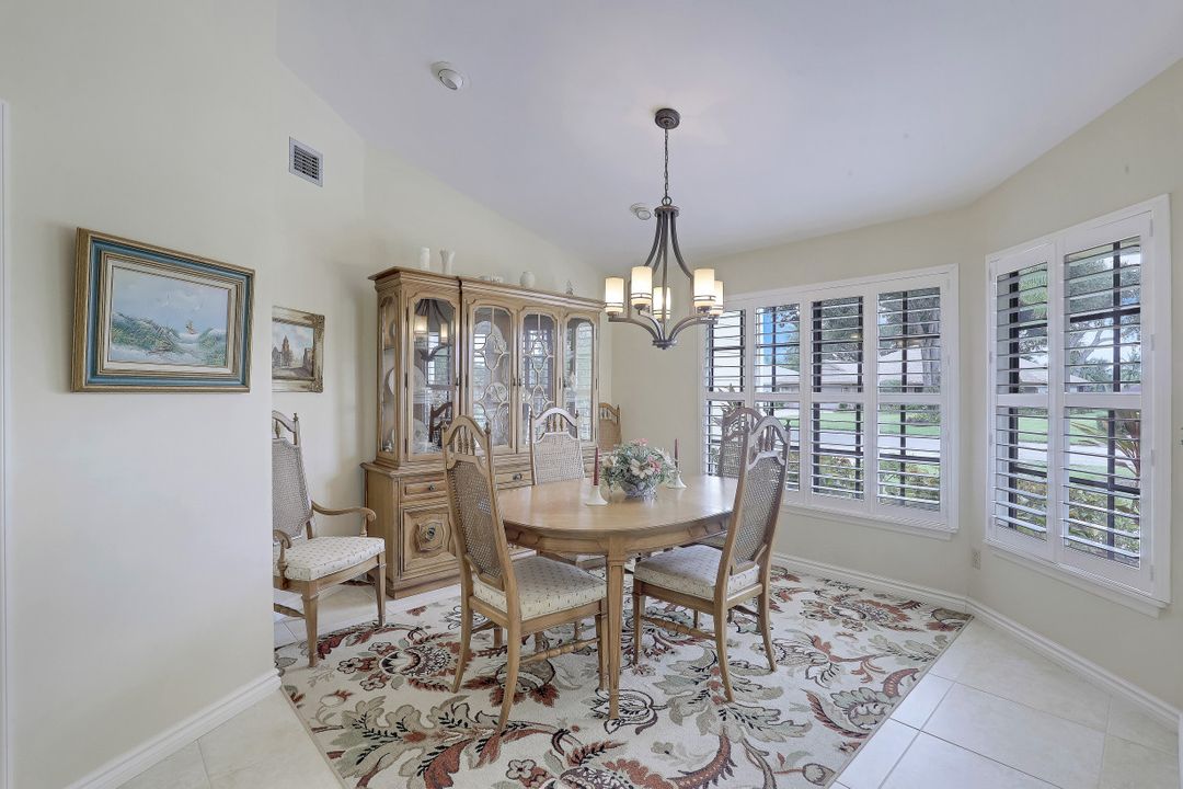 2259 Queens Way, Naples, FL 34112