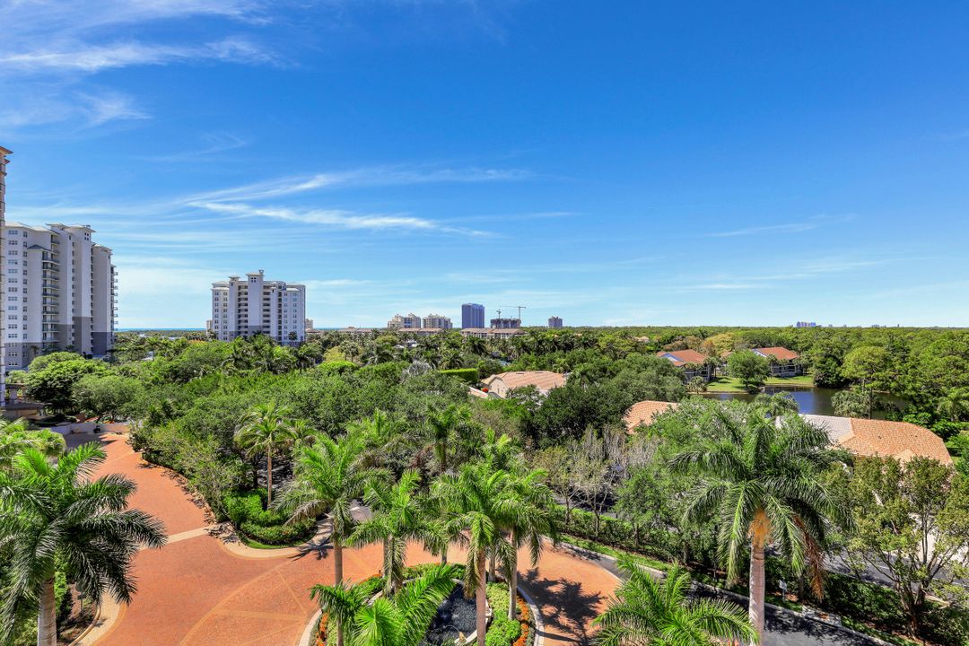 455 Cove Tower Dr #704, Naples, FL 34110