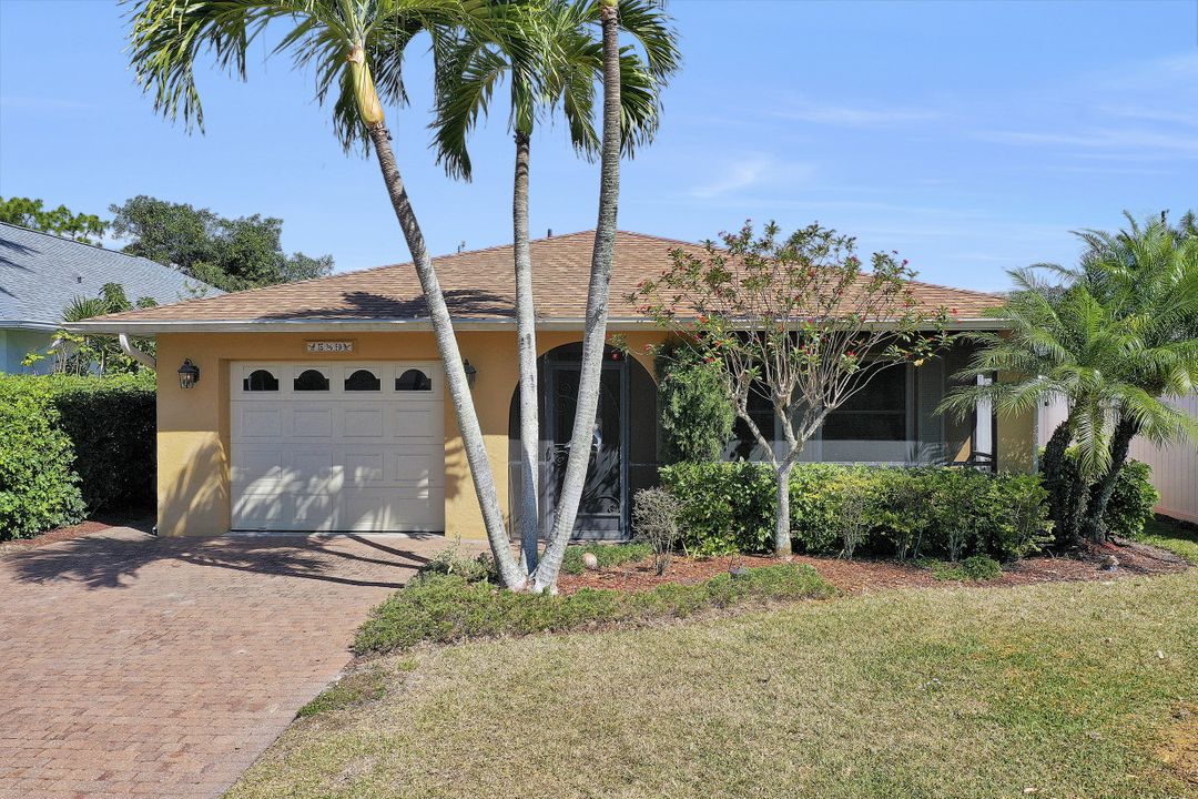 589 104th Ave N, Naples, FL 34108