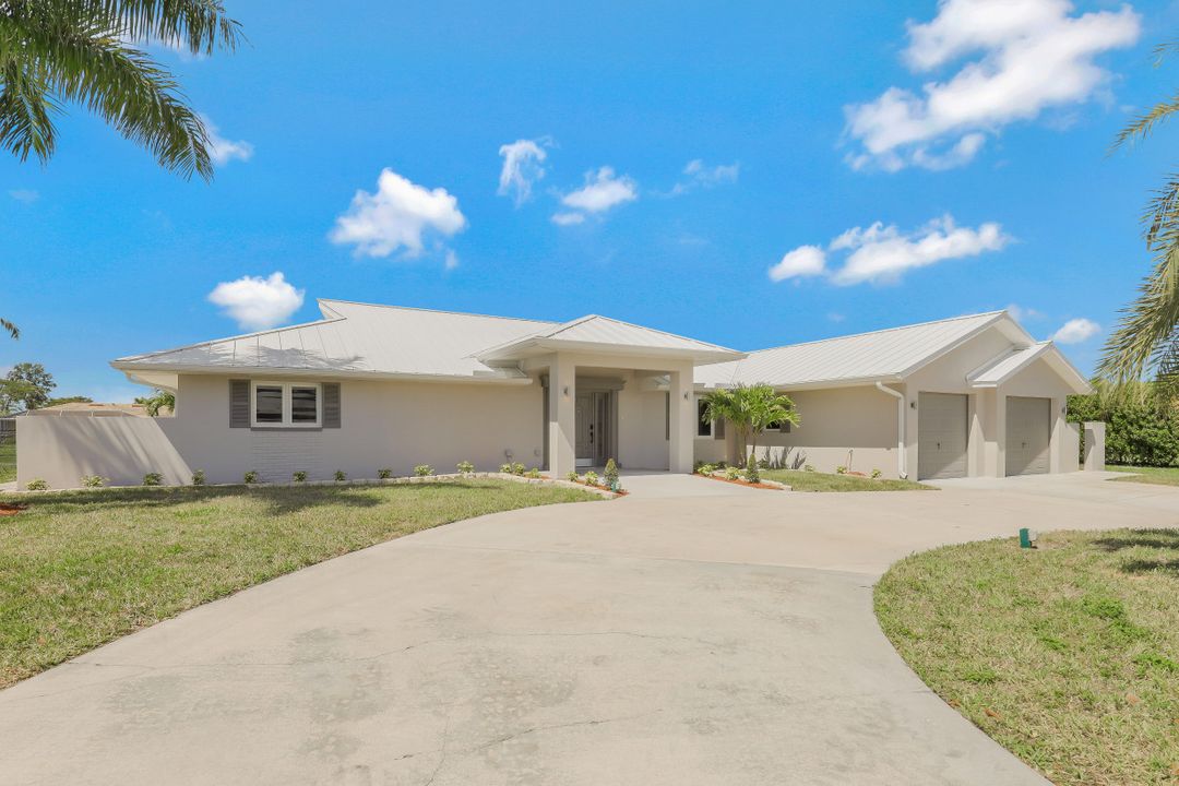 6572 E Town and River Rd, Fort Myers, FL 33919