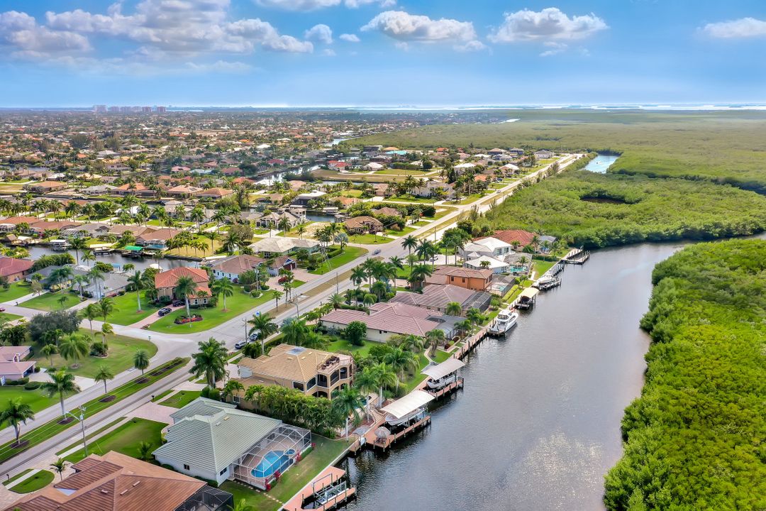 3840 Surfside Blvd, Cape Coral, FL 33914