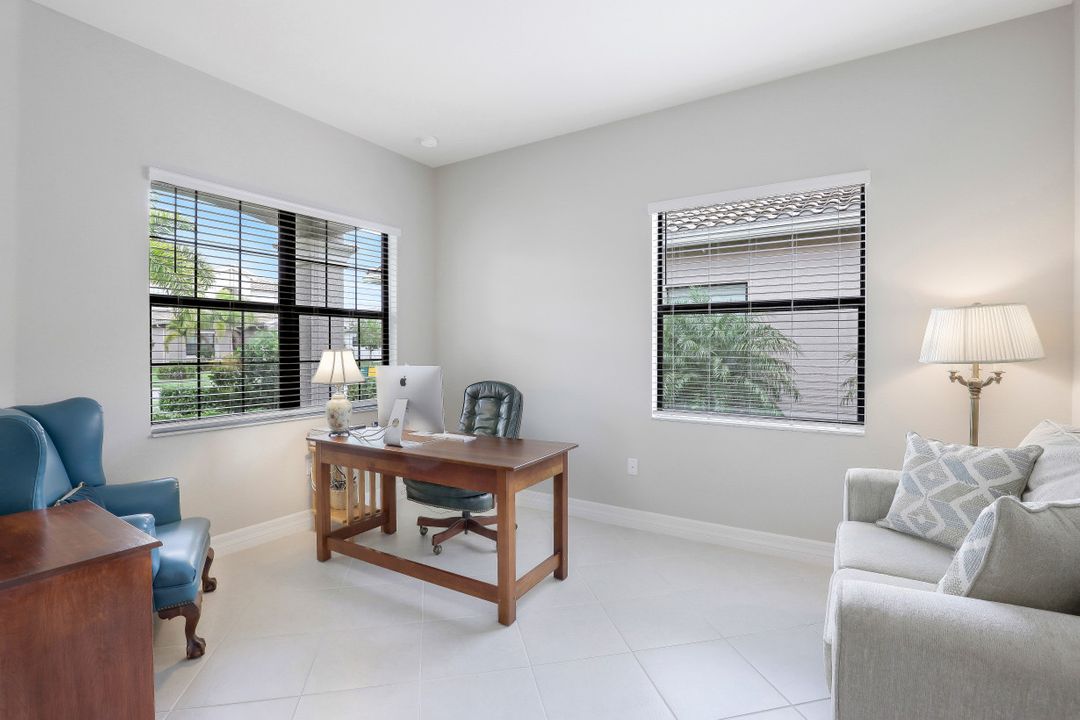 4554 Luminary Ave, Naples, FL 34119