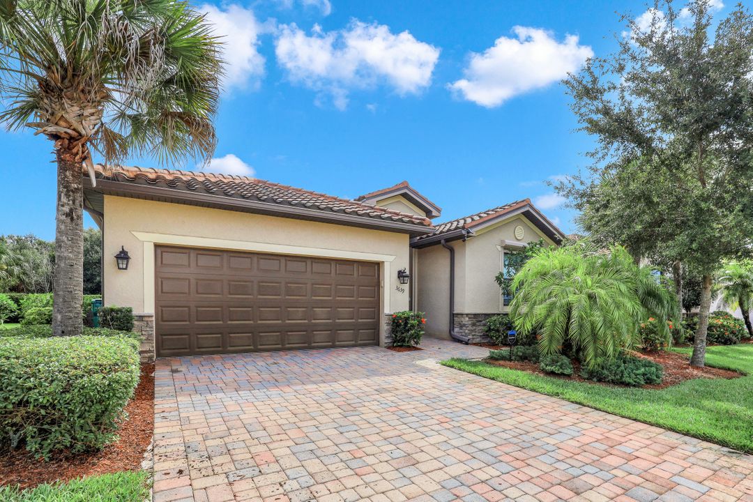 3639 Treasure Cove Cir, Naples, FL 34114