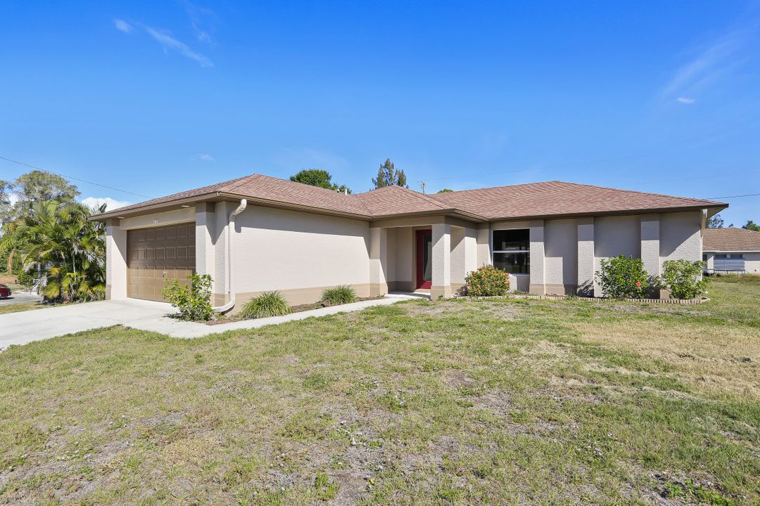 1723 SW 3rd St, Cape Coral, FL 33991
