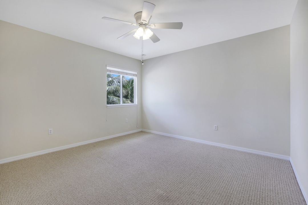 8616 Sumner Ave, Fort Myers, FL 33908