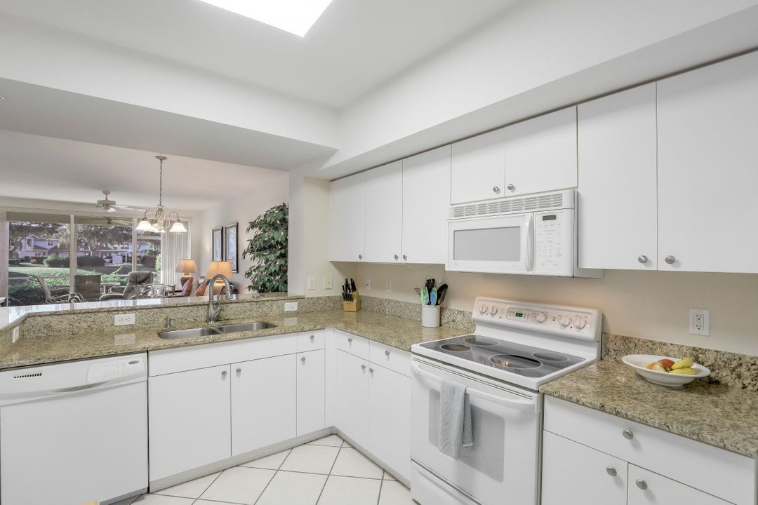 5060 Cedar Springs Dr #102, Naples, FL 34110