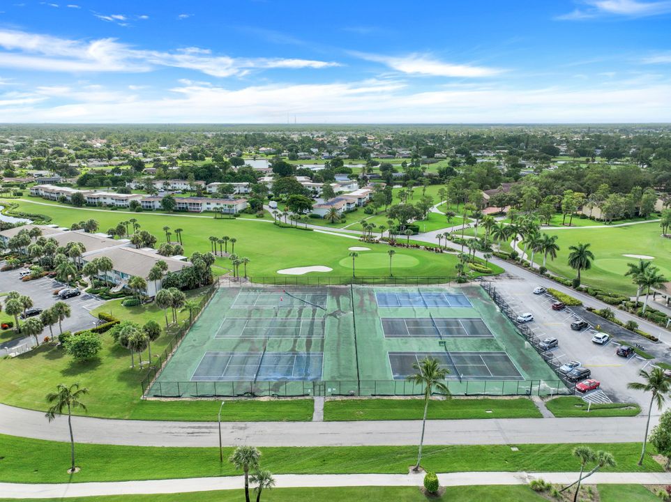 186 Harrison Rd #2, Naples, FL 34112