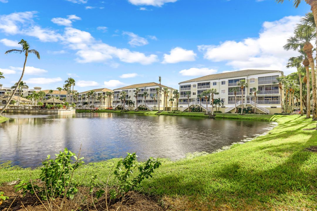 7734 Pebble Creek Cir #303, Naples, FL 34108