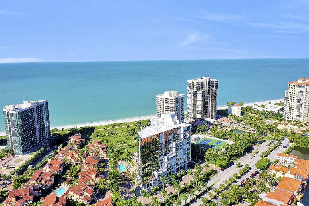 4751 Gulf Shore Blvd N #804, Naples, FL 34103