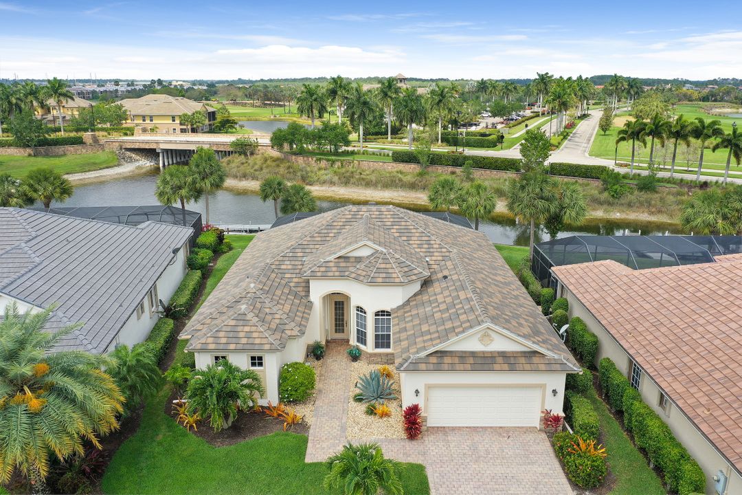 8821 Spinner Cove Ln, Naples, FL 34120