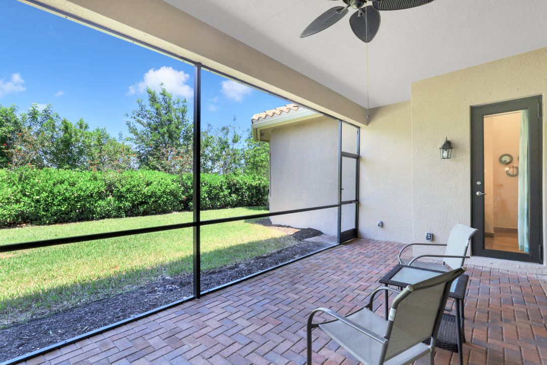 2906 Cinnamon Bay Cir, Naples, FL 34119