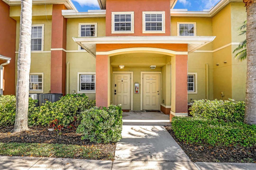 9063 Gervais Cir #1207, Naples, FL 34120