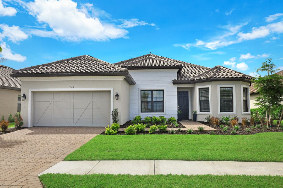 15318 Aprile St, Naples, FL 34114