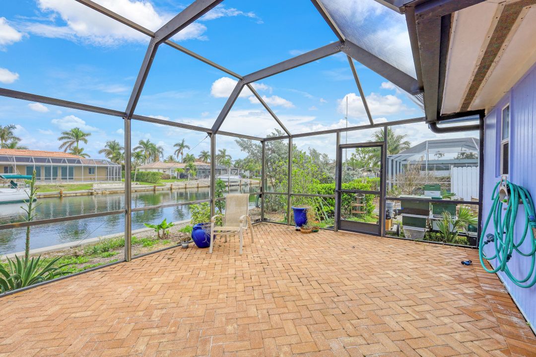 827 Chestnut Ct, Marco Island, FL 34145