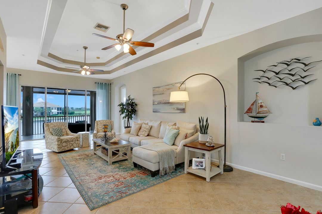 8763 Coastline Ct #201, Naples, FL 34120