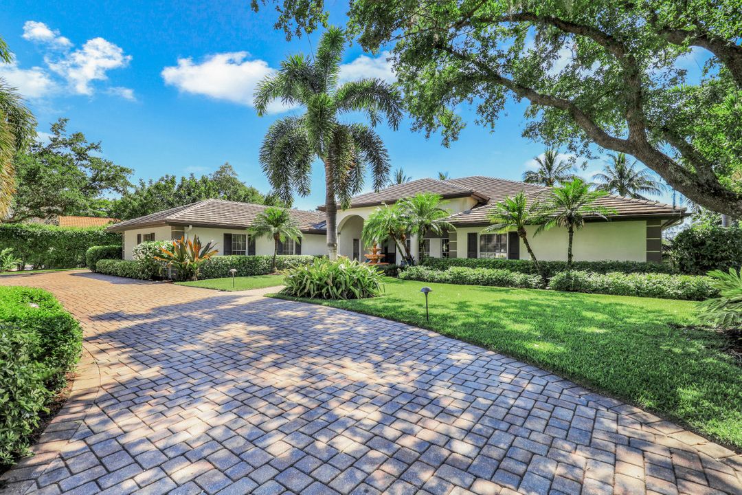 12911 Coco Plum Ln, Naples, FL 34119