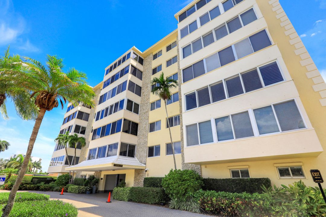 3420 Gulf Shore Blvd N #52, Naples, FL 34103