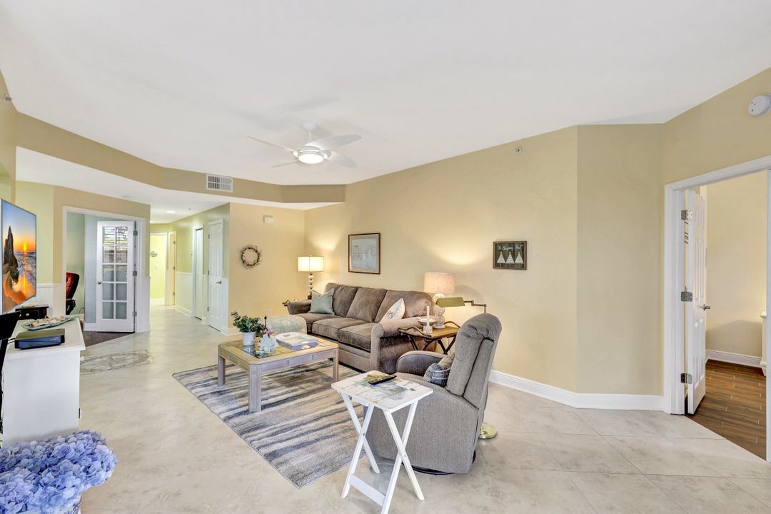 7768 Gardner Dr #103, Naples, FL 34109