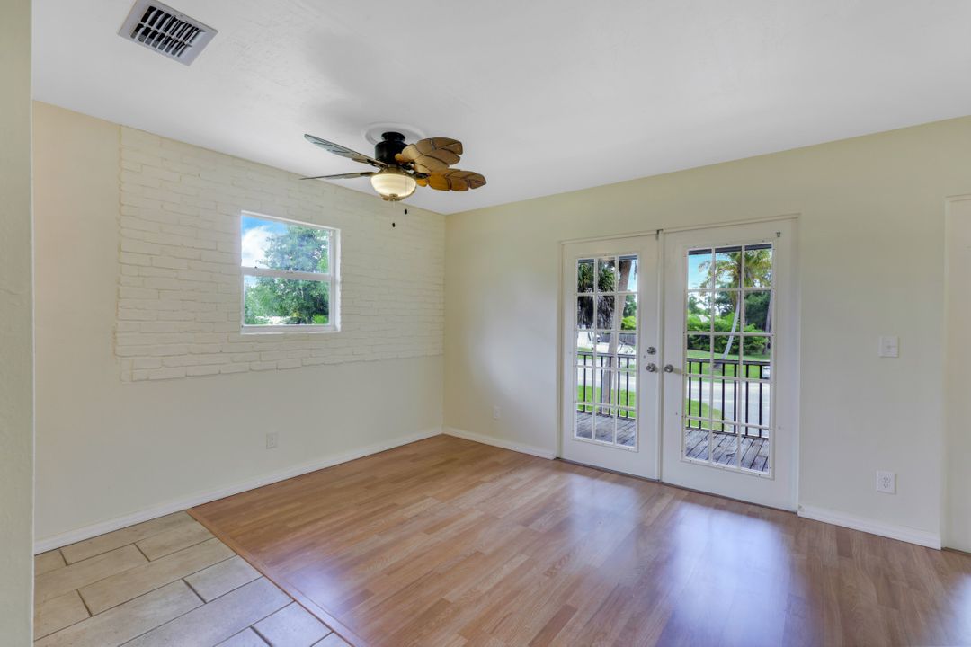 5202 Cypress Ln, Naples, FL 34113