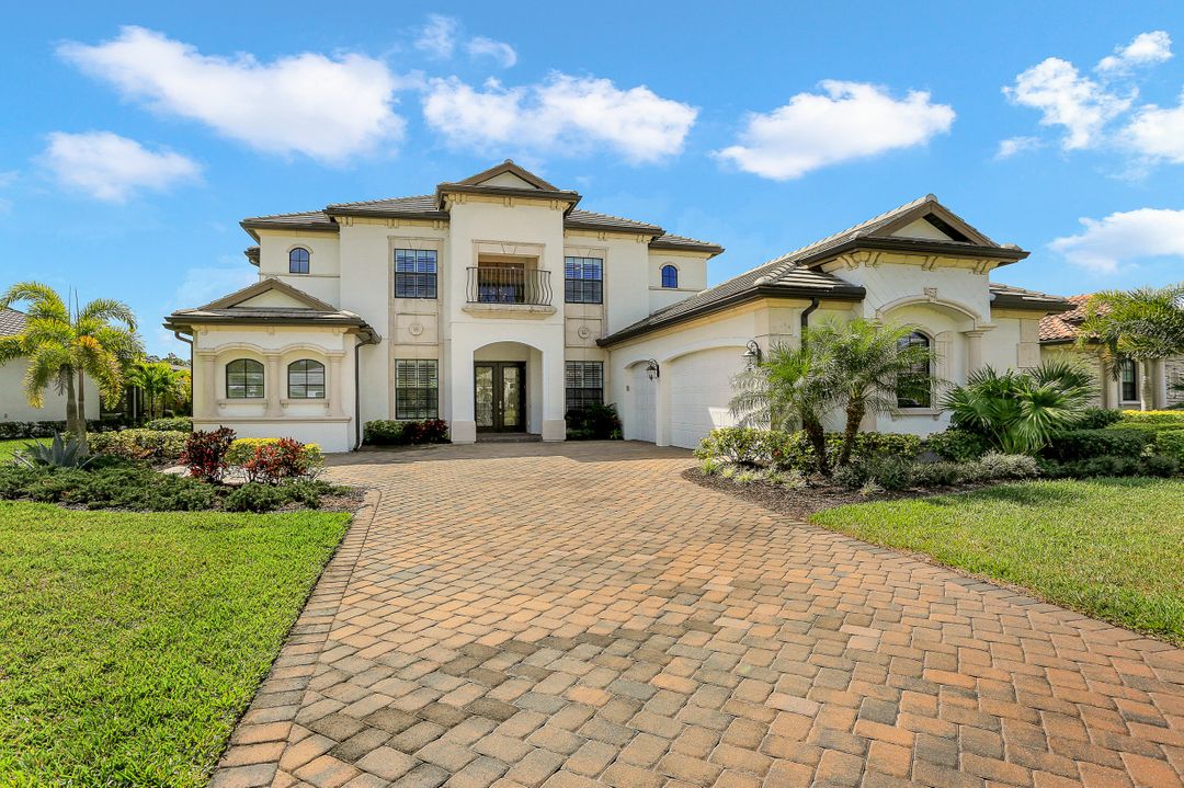 2296 Somerset Pl, Naples, FL 34120