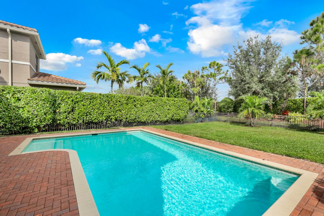 3082 Hudson Ter, Naples, FL 34119