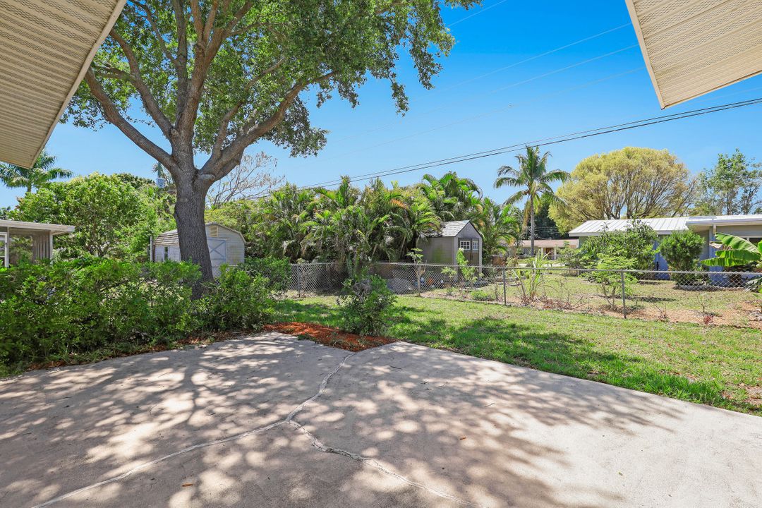 1442 Byron Rd, Fort Myers, FL 33919