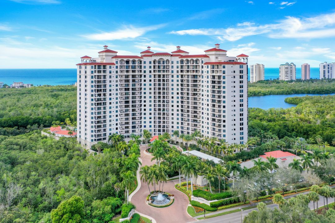 7575 Pelican Bay Blvd #1705, Naples, FL 34108