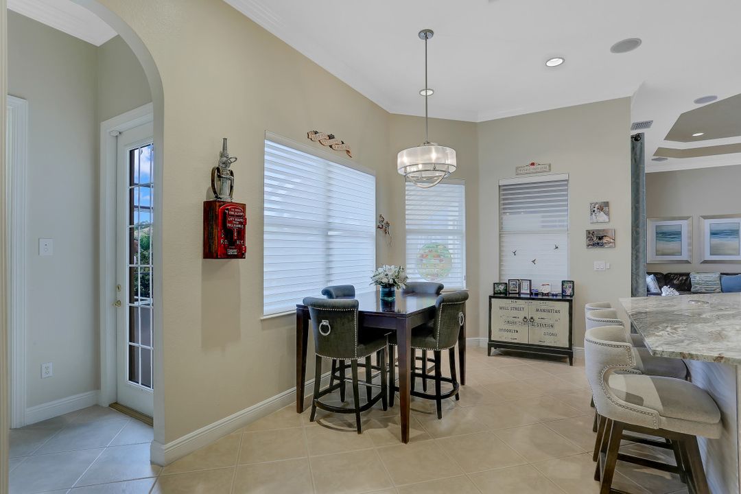 10256 Avonleigh Dr, Bonita Springs, FL 34135